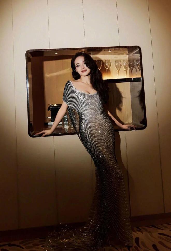 预定年度十佳！49岁的舒淇，杀疯了