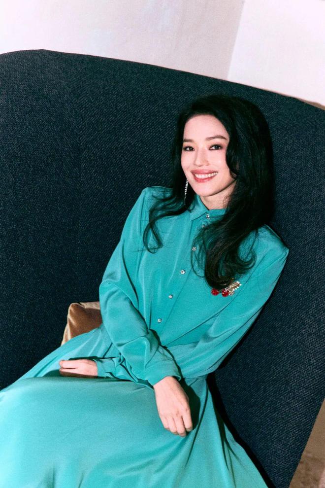 预定年度十佳！49岁的舒淇，杀疯了