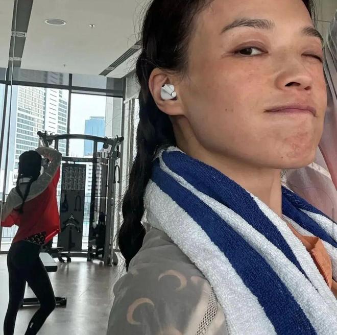 预定年度十佳！49岁的舒淇，杀疯了