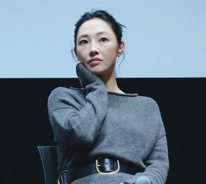 王传君评论区沦陷！拿奖感谢白百何惹争议，被质疑内涵对方没有奖