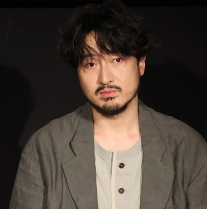 王传君评论区沦陷！拿奖感谢白百何惹争议，被质疑内涵对方没有奖