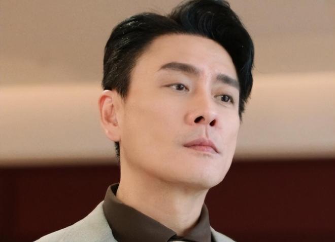 《新闻女王2》首播爆开！开局高能剧情紧凑，黄宗泽演技拖后腿