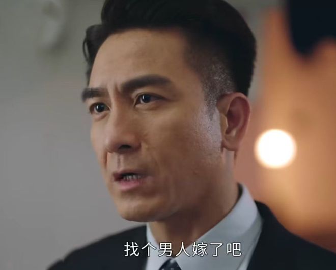 《新闻女王2》首播爆开！开局高能剧情紧凑，黄宗泽演技拖后腿