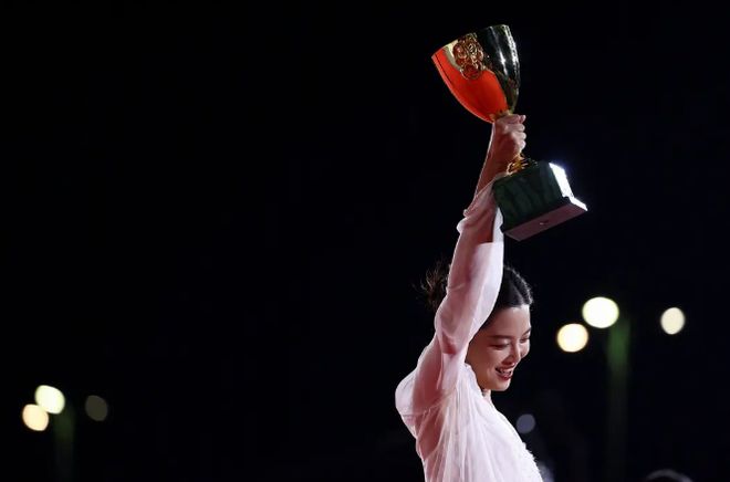 辛芷蕾谈《日掛中天》：这是我梦寐以求的角色