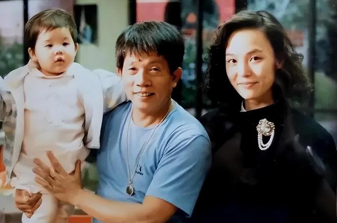 离了个大谱！这个男明星的骨灰竟被偷了！