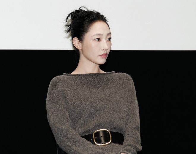 白百何还原争奖真相，指责导演带头搞孤立，网友要求给王传君道歉