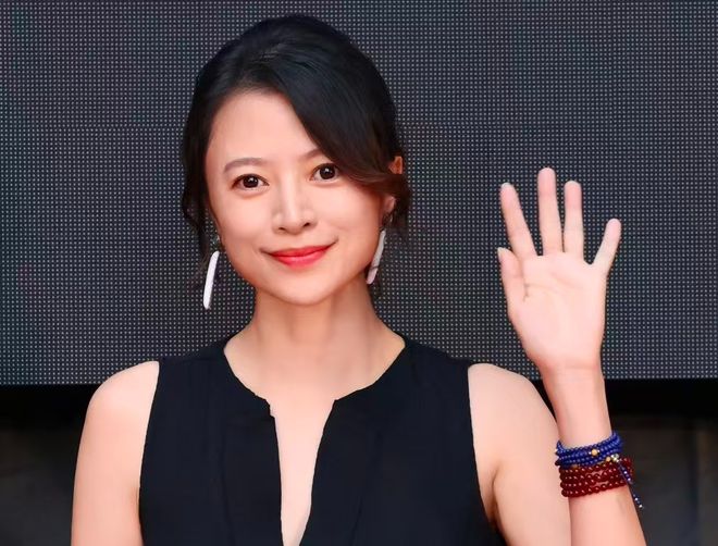 白百何还原争奖真相，指责导演带头搞孤立，网友要求给王传君道歉