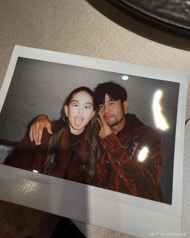 25周年暖心互怼！昆凌神补刀，周杰伦的幸福藏不住