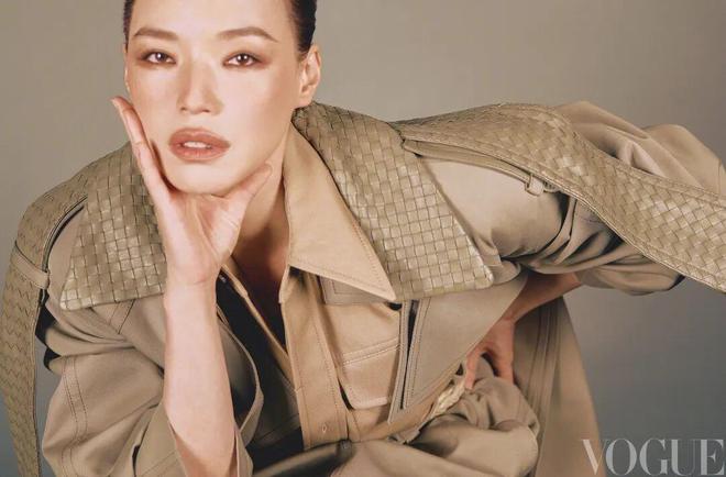 从台前演员到幕后导演，舒琪的三重奏丨赏色