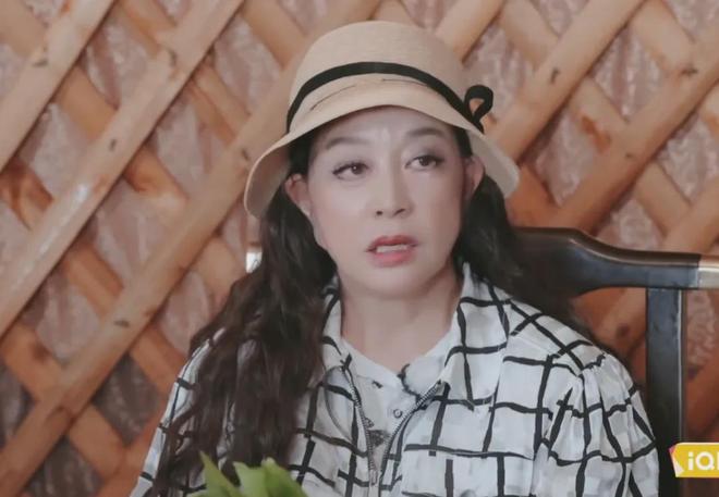 刘晓庆怒批演员不背台词，被扒出疑似阿娇，季冠霖曾点名吐槽她