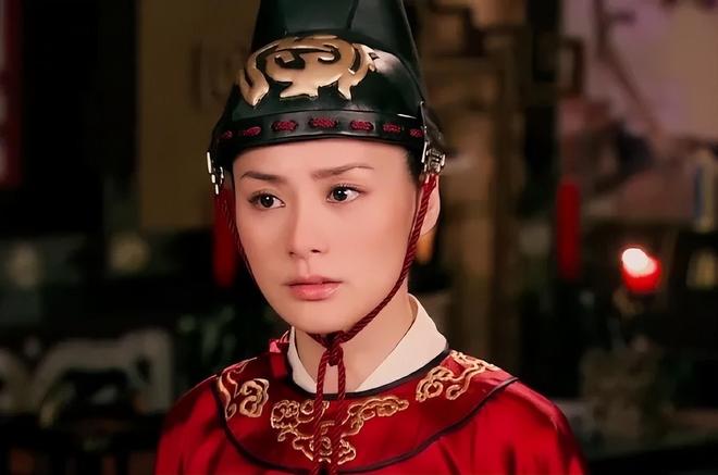 刘晓庆怒批演员不背台词，被扒出疑似阿娇，季冠霖曾点名吐槽她