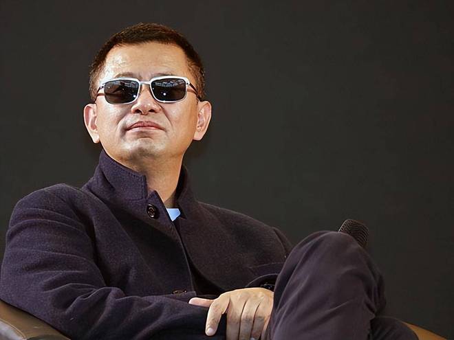 陪玩陪睡根本不够！集体开嫖、目无王法、舔手指，阴暗面藏不住了