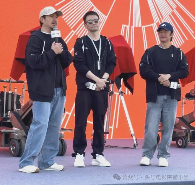 吴京晒《流浪地球3》宇航服！沈腾马丽加盟，或演刘培强岳父岳母