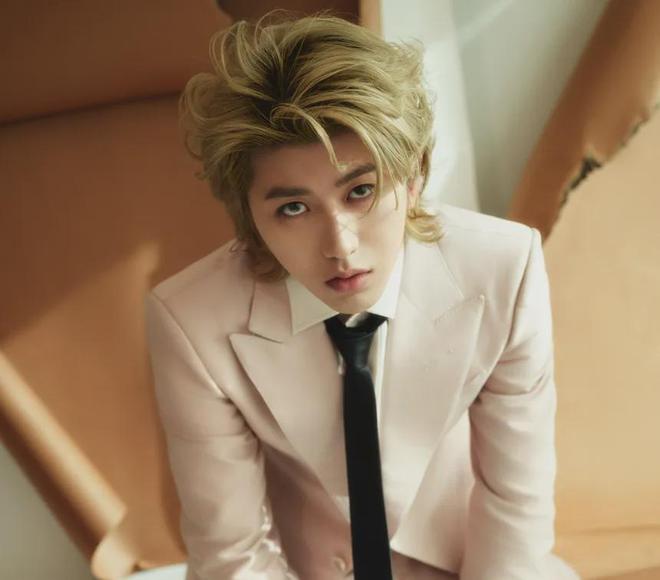 蔡徐坤演唱会风波升级！网友担心更多劣迹艺人效仿，呼吁永久封杀