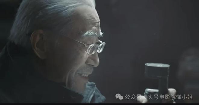 吴京晒《流浪地球3》宇航服！沈腾马丽加盟，或演刘培强岳父岳母