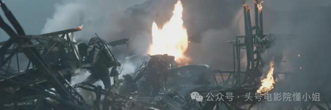 吴京晒《流浪地球3》宇航服！沈腾马丽加盟，或演刘培强岳父岳母