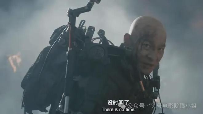 吴京晒《流浪地球3》宇航服！沈腾马丽加盟，或演刘培强岳父岳母