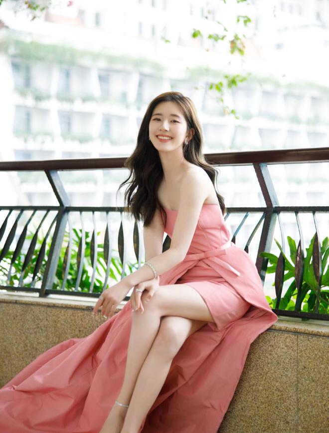 赵露思生日会官宣新公司，内娱斗赢资本第一人，复出仍稳坐95花？