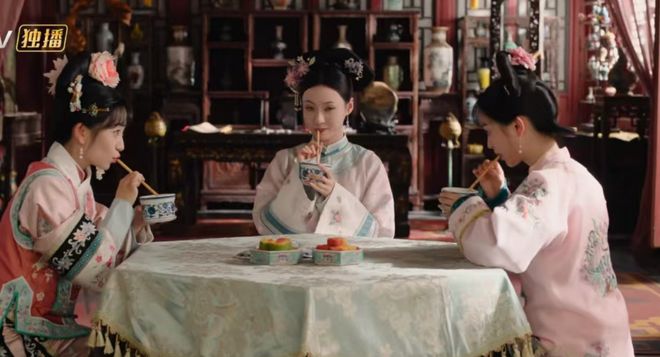 琼瑶儿媳被质疑消费婆婆！短剧《还珠》犯低级错误，剧方连夜修改