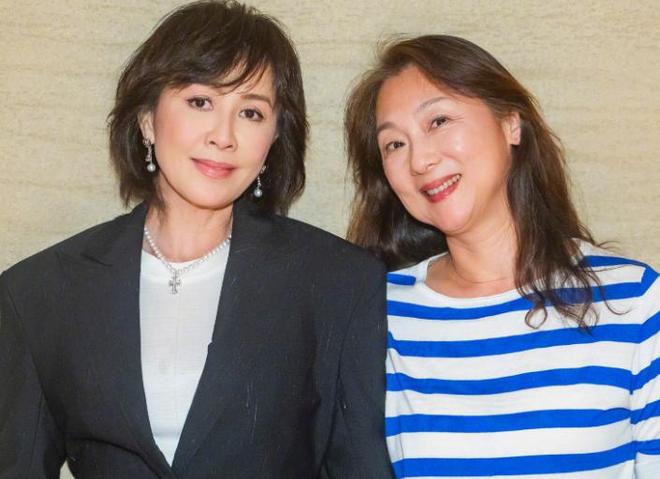 刘嘉玲晒同学50年后合影，面部医美痕迹明显，被吐槽不如同学自然