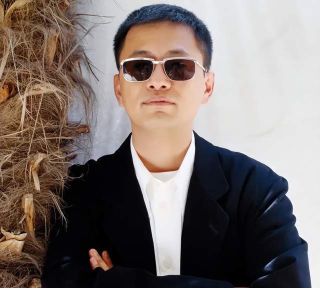 古二再度放料！秦雯王家卫吐槽出现新人物，陈坤周迅被嘲开班骗稿