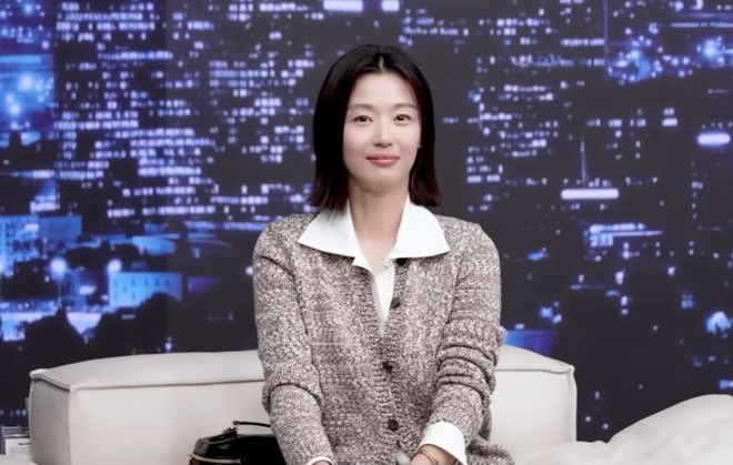 全智贤风波后首次露面，短发油腻气质大变，炒作贤妻人设遭吐槽