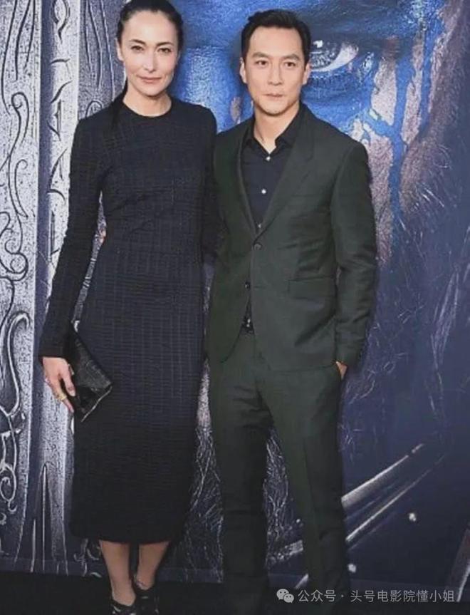 吴彦祖晒47岁老婆素颜合照，惊呆网友！男方曾称近10年没夫妻同房