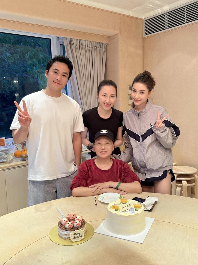 何超莲窦骁现身澳洲！冲浪、看歌剧，手牵手有说有笑，同框照曝光