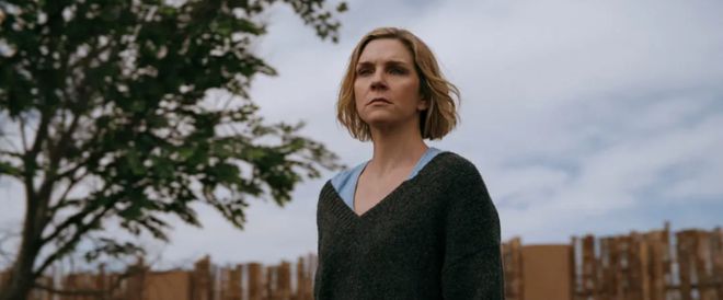 超越《毒师》《骚律》的剧，真的来了