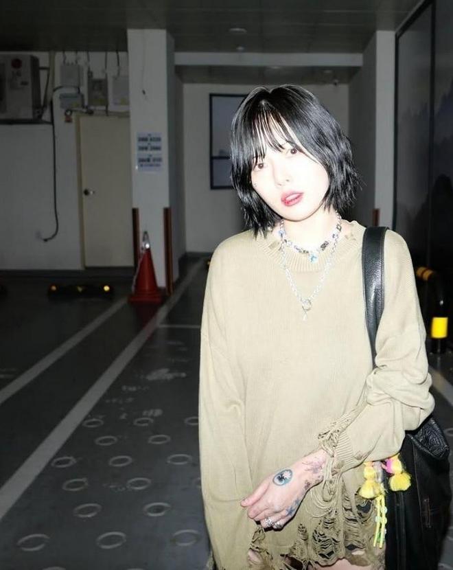 33岁泫雅为舞台晕倒道歉，休克不是头一回，粉丝猜减肥是主因