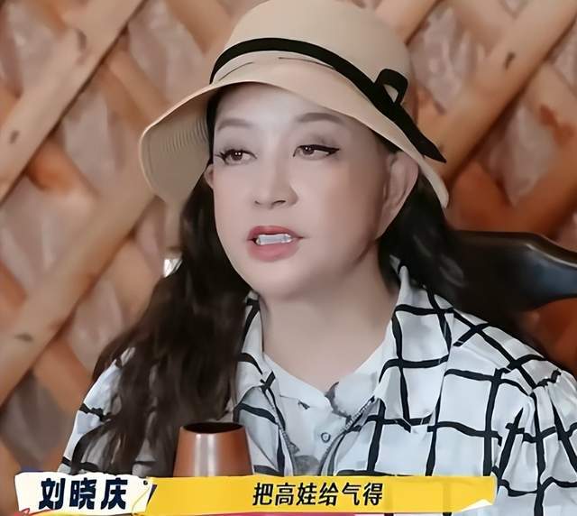 陪玩陪睡仅冰山一角！集体开嫖、舔手指、互撕，"圈中内幕"太荒唐