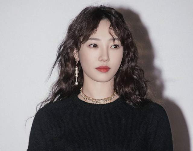 陪玩陪睡仅冰山一角！集体开嫖、舔手指、互撕，"圈中内幕"太荒唐