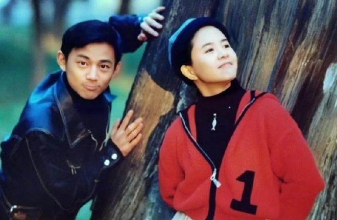 金龟子何炅同台唱大风车，童年回来了！做大人很辛苦吧让我泪崩