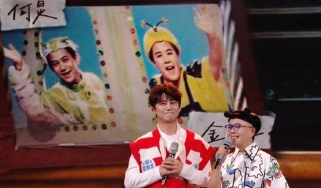 金龟子何炅同台唱大风车，童年回来了！做大人很辛苦吧让我泪崩