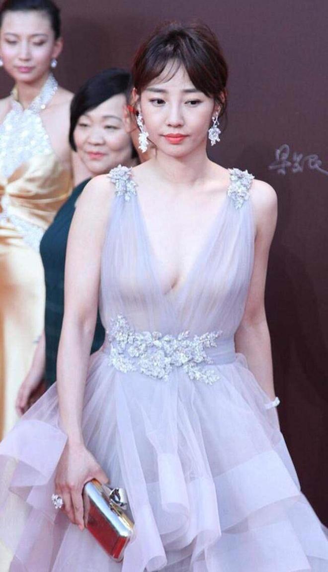 一连2个瓜，白百何控诉被《春树》孤立，郝蕾抨击辛芷蕾没含金量