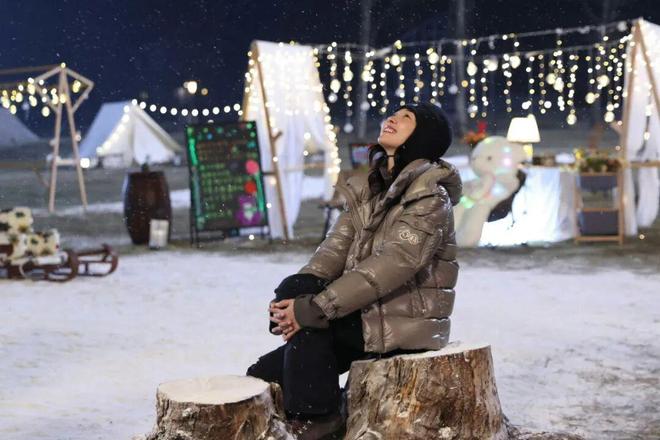 淡颜做浓事，火爆的白百合凭啥一句话捅了内娱马蜂窝？