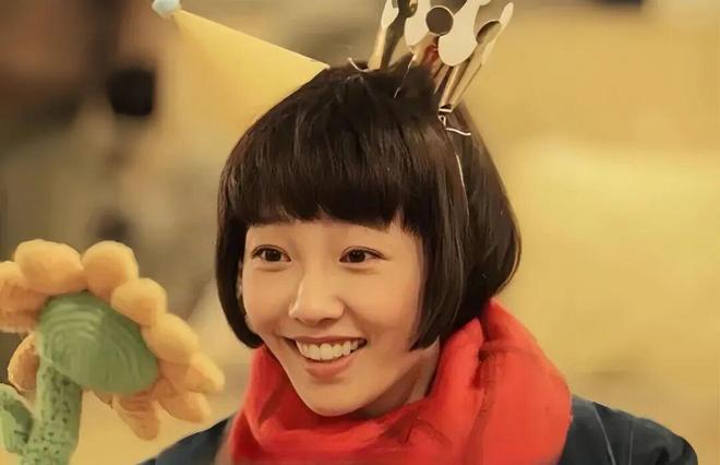 淡颜做浓事，火爆的白百合凭啥一句话捅了内娱马蜂窝？