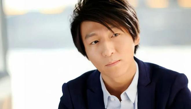 淡颜做浓事，火爆的白百合凭啥一句话捅了内娱马蜂窝？