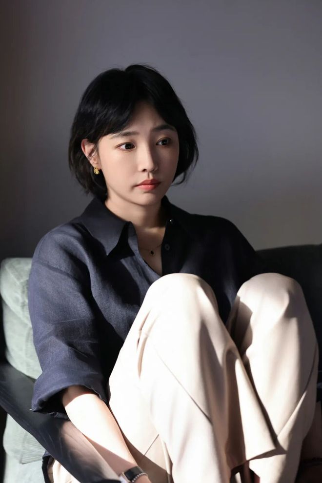 淡颜做浓事，火爆的白百合凭啥一句话捅了内娱马蜂窝？