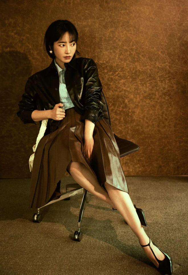 淡颜做浓事，火爆的白百合凭啥一句话捅了内娱马蜂窝？