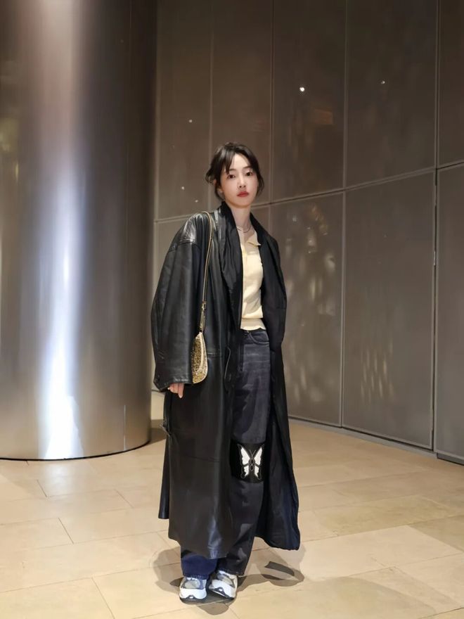 淡颜做浓事，火爆的白百合凭啥一句话捅了内娱马蜂窝？