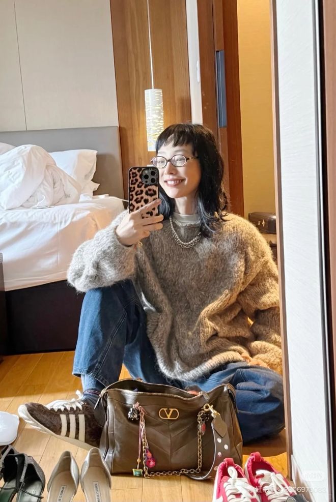 淡颜做浓事，火爆的白百合凭啥一句话捅了内娱马蜂窝？