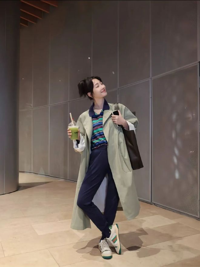 淡颜做浓事，火爆的白百合凭啥一句话捅了内娱马蜂窝？