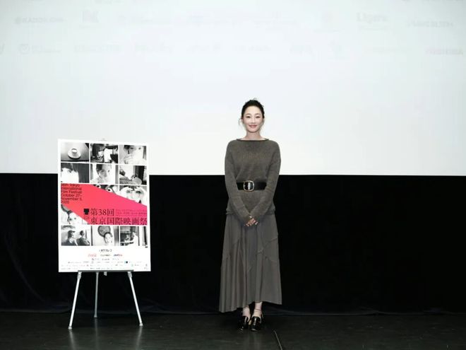 淡颜做浓事，火爆的白百合凭啥一句话捅了内娱马蜂窝？