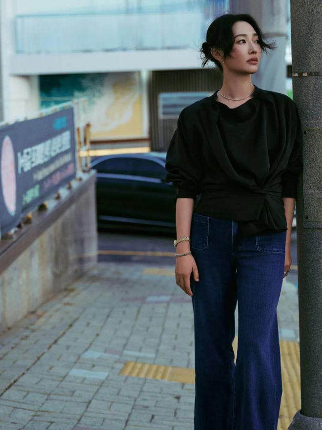 淡颜做浓事，火爆的白百合凭啥一句话捅了内娱马蜂窝？