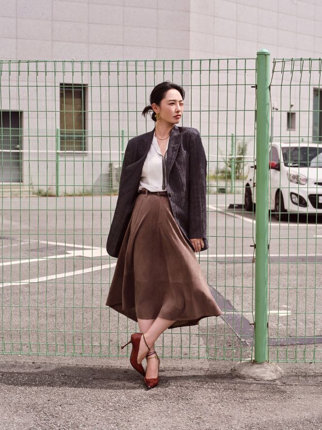 淡颜做浓事，火爆的白百合凭啥一句话捅了内娱马蜂窝？