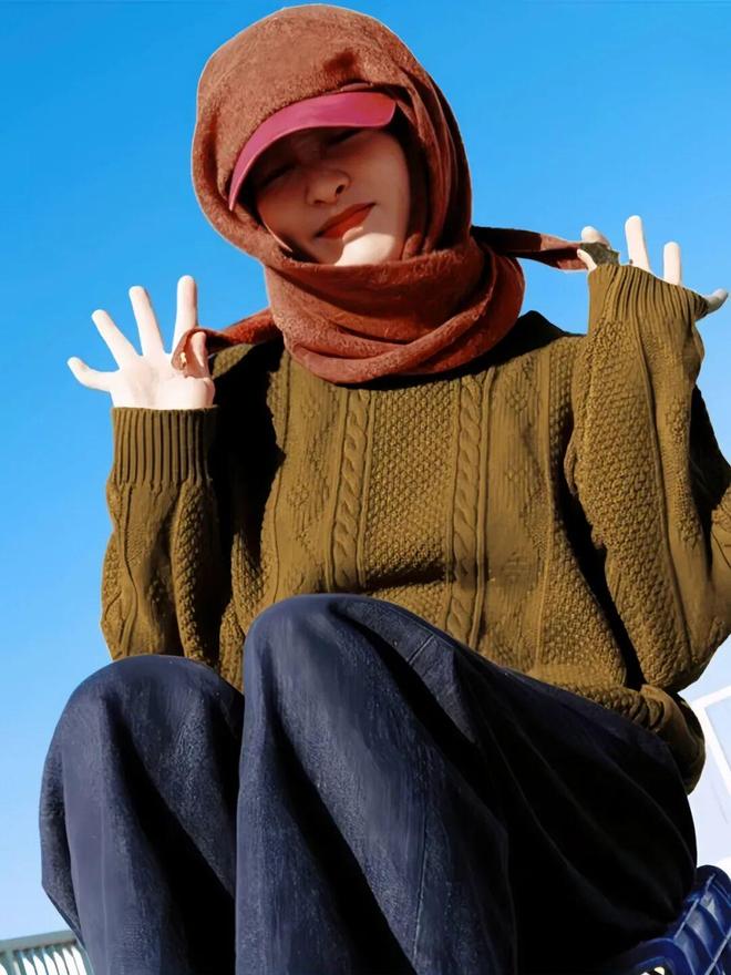 淡颜做浓事，火爆的白百合凭啥一句话捅了内娱马蜂窝？