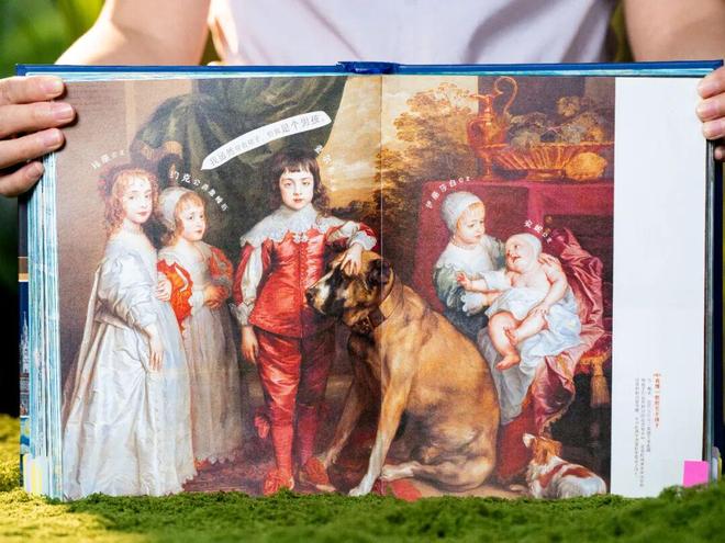 44岁郭晶晶同框朱珠，这气场绝了！难怪孩子养得这么贵气