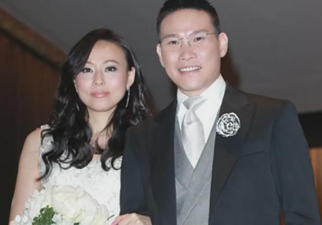 苏永康被曝出轨！与女子十指紧扣举止亲密，劣迹太多网友呼吁封杀