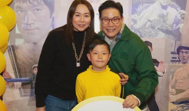 苏永康被曝出轨！与女子十指紧扣举止亲密，劣迹太多网友呼吁封杀